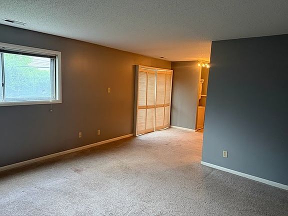 5th image of 934 W 24th St