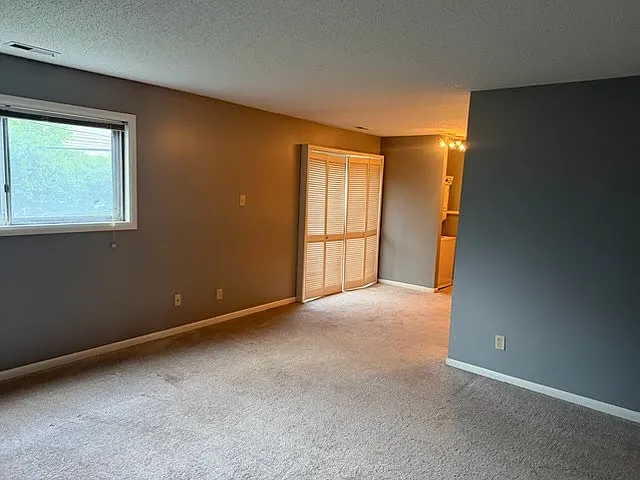 934 W 24th St — Photo 5