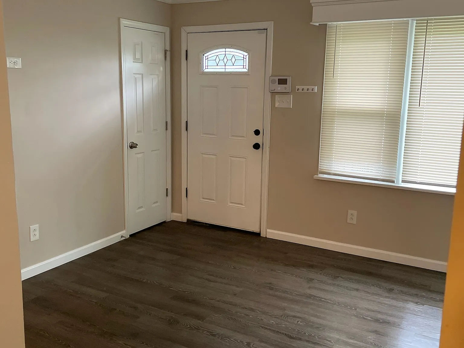 2 bed, 1131 sqft, $1,600 — Photo 2
