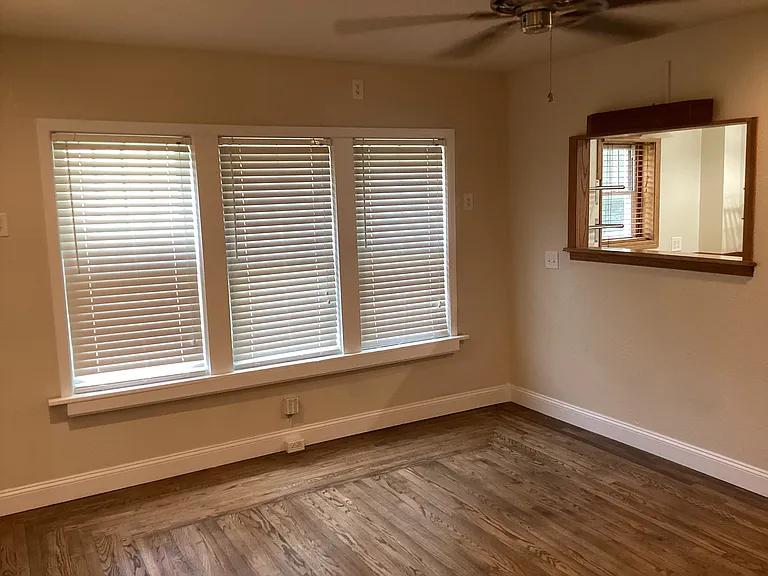 Dining room looking NE into kitchen.