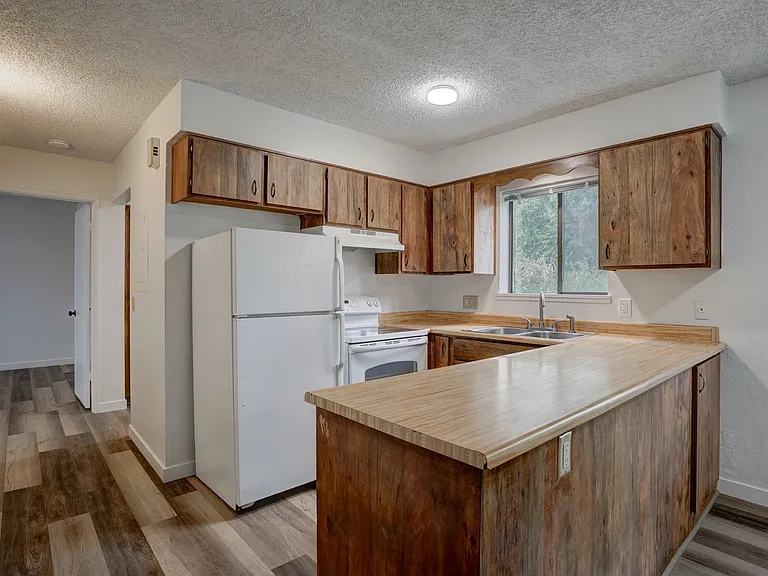 843 Sunset Ave #A — Photo 10