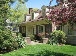 6 Seneca Pl, Montclair, NJ 07043