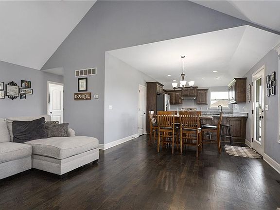 5th image of 14172 Rockaway Ct