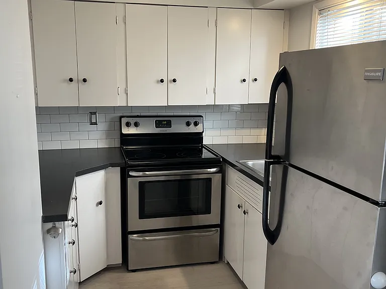 1611 SE Reedway St #1 — Photo 10