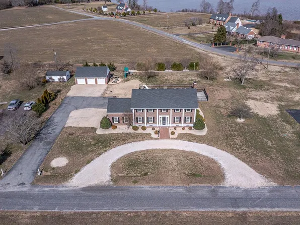 141 Daingerfield Rd, Tappahannock, VA 22560