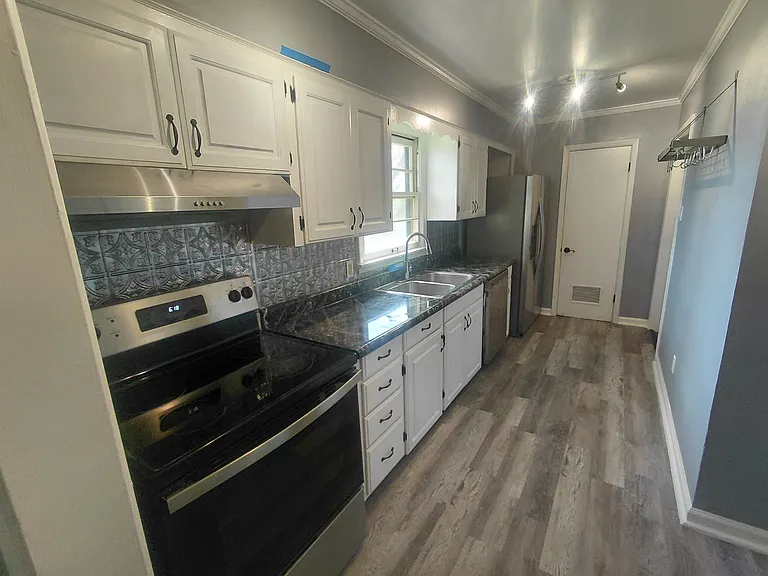 7619 Harmon Dr — Photo 32