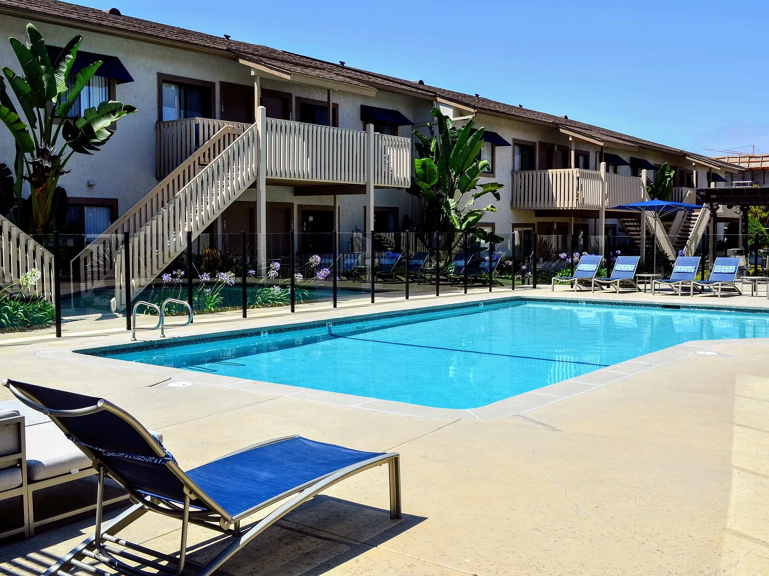 La Jolla Canyon Apartments — Photo 2