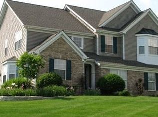 1402 Spring Leaf, Dundee, IL 60118