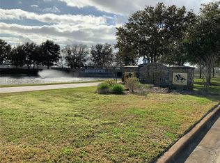 22710 Chenango Lake Dr, Angleton, TX 77515