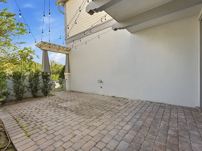 9025 Laureate Blvd — Photo 46