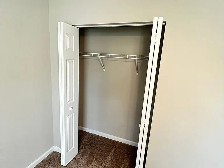 5951 NW Baynard Dr — Photo 36