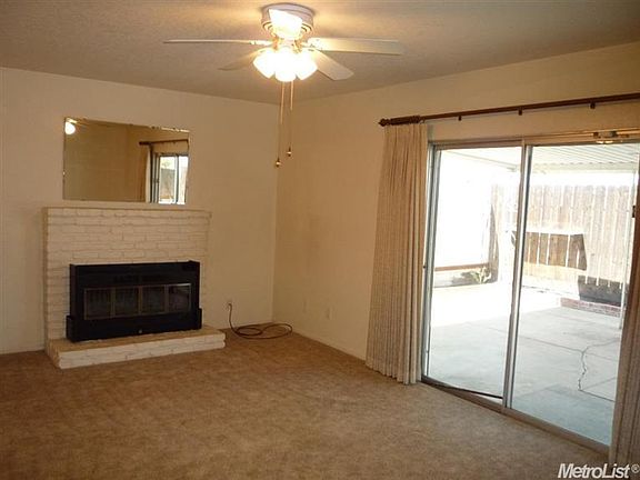 4th image of 1805 Larkspur Ln