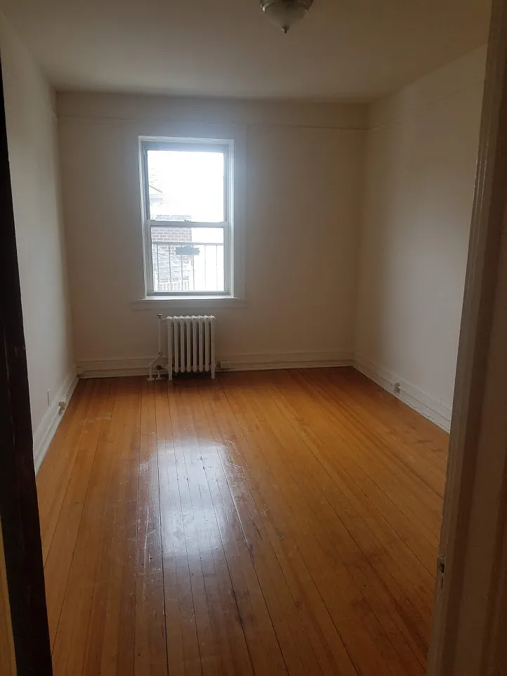 Poplar Place — Photo 4