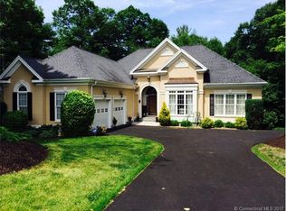 15 Worthington Dr, Bloomfield, CT 06002