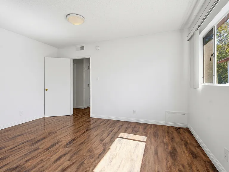 1475 S Wooster St #4 — Photo 26