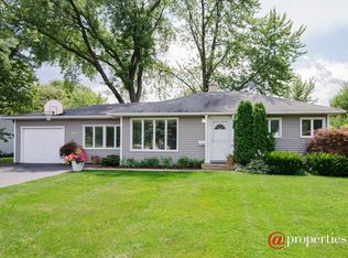 2300 Meadow Dr, Rolling Meadows, IL 60008