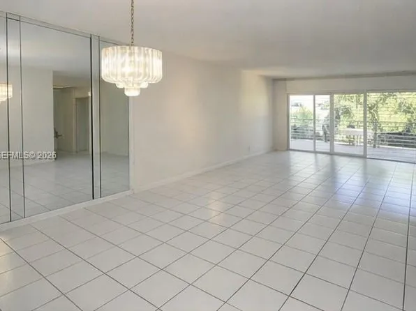 3531 Inverrary Dr APT 310, Lauderhill, FL 33319