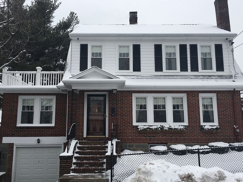 Welcome to 64 Charlemont St!