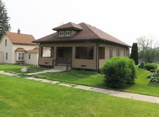 204 4th St, Garwin, IA 50632