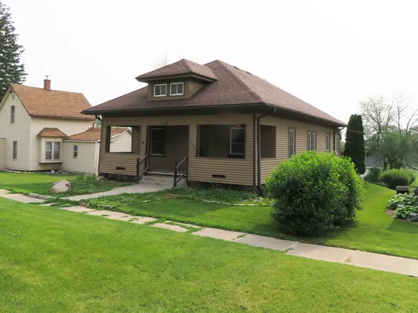 204 4th St, Garwin, IA 50632