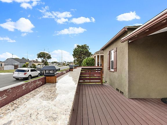 3rd image of 2223 Mira Mar Ave