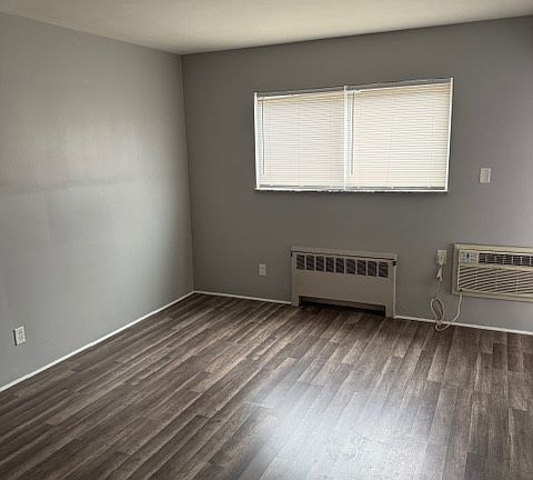 3rd image of 3514 Ravenwood Ave APT 4