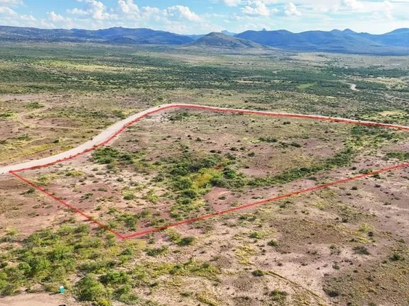 28 High Lonesome, Alpine, TX 79830