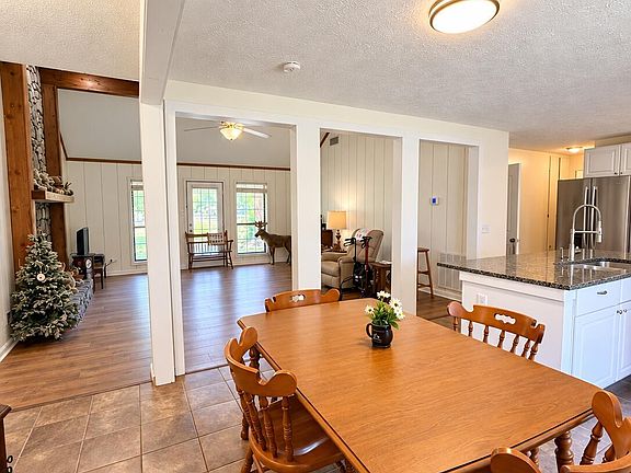 5th image of 90 Thomas Cir