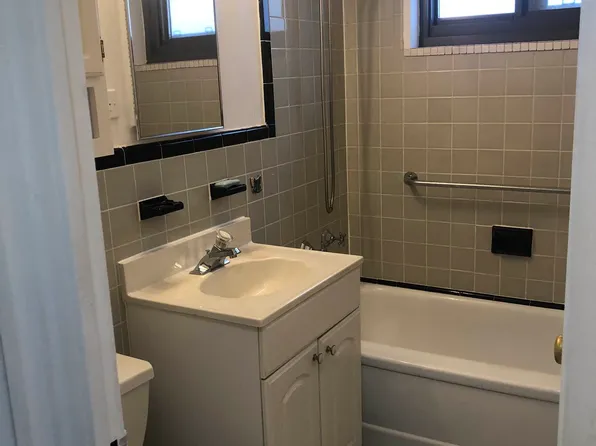 21-80 33rd Road image 5 of 8