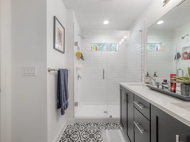 1714 E Lambright St — Photo 31