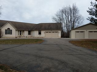 13155 Fitchburg Rd, Stockbridge, MI 49285