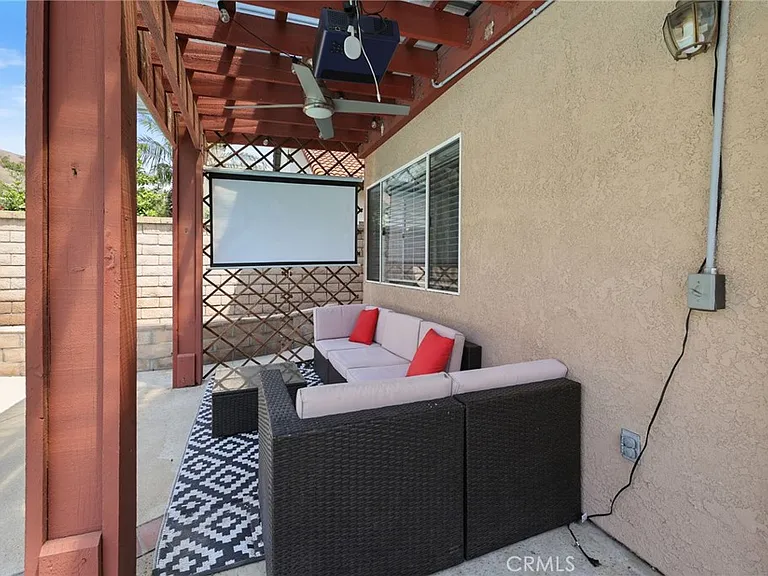 23205 Azela Cir — Photo 45