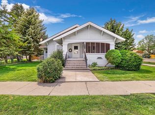 705 Idaho St, Gooding, ID 83330