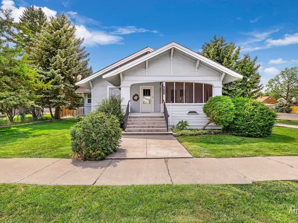 705 Idaho St, Gooding, ID 83330