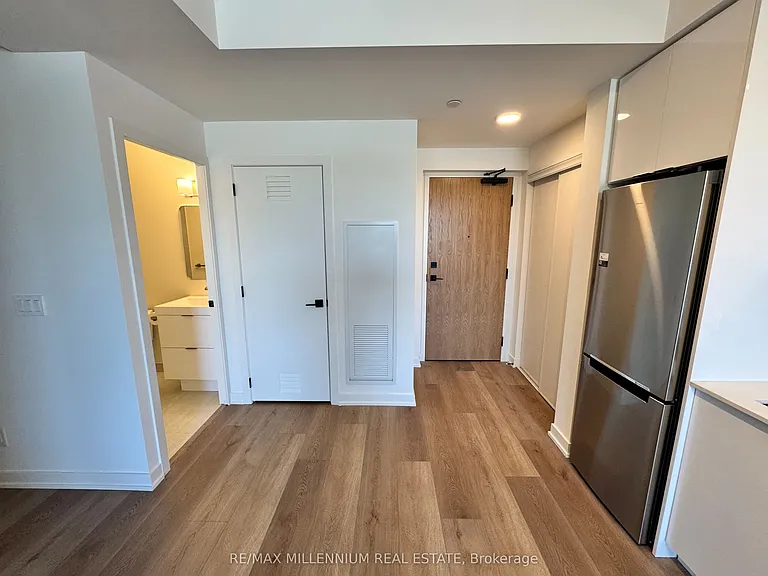33 Erie Ave #513 — Photo 2