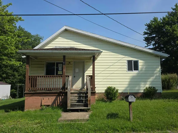 89 Trolley St, Blairsville, PA 15717