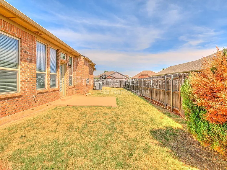 18020 Cerrado Cir — Photo 26