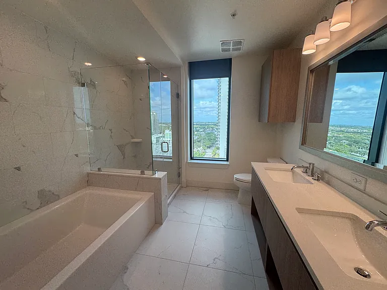 512 SW 4th Ave #A — Photo 7
