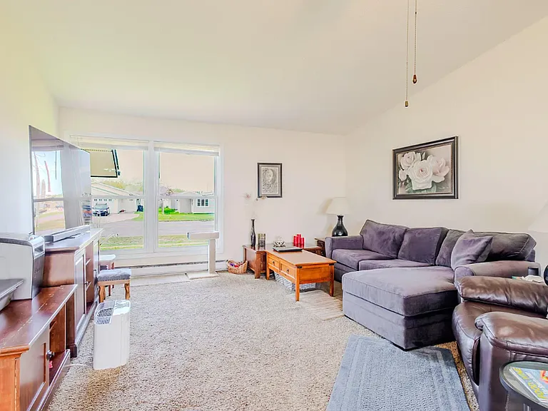 2406 Hill Ave #3 — Photo 4