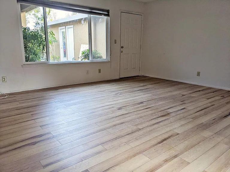 1419 Oak Ave — Photo 4