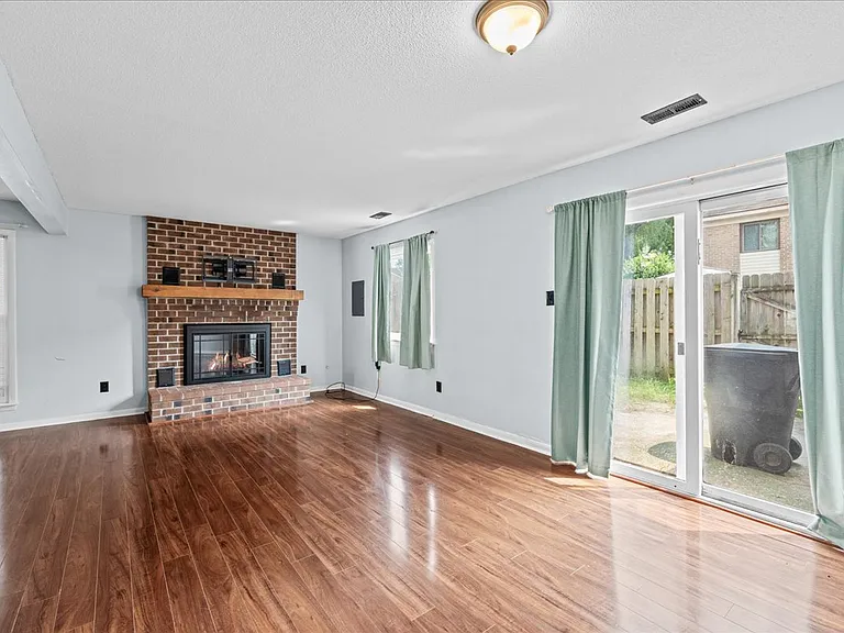 5021 Clairmont Ct — Photo 31