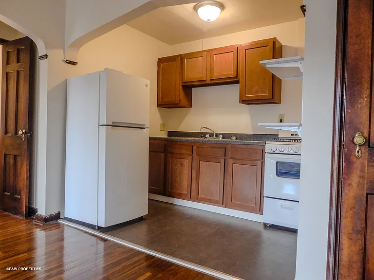 1514 E Long St — Photo 7