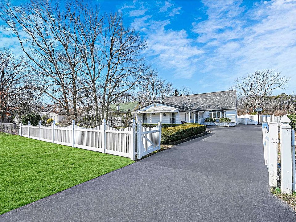 268 Grand Boulevard, Brentwood, NY 11717 Zillow