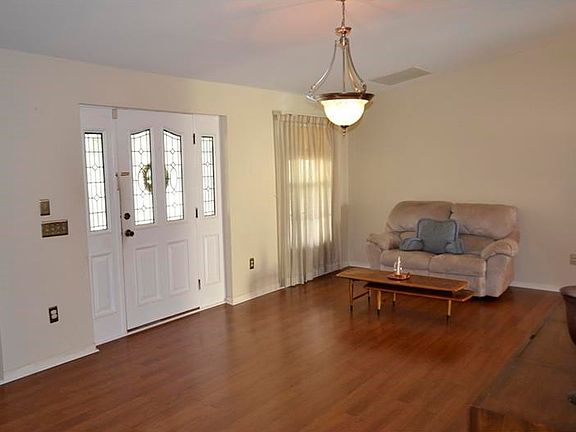 3rd image of 400 Lafayette Blvd
