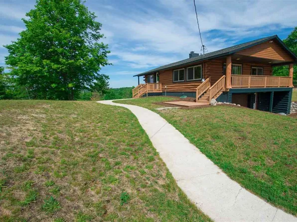 1332 Old State Rd, Boyne City, MI 49712