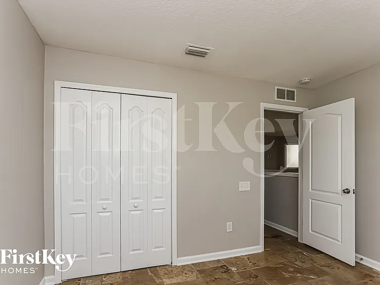 1918 Heartland Cir — Photo 12