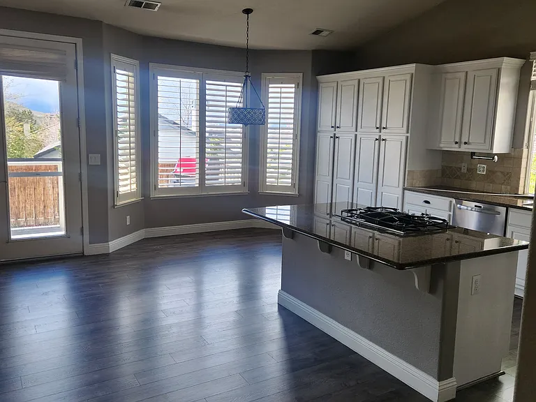 4742 Village Green Pkwy — Photo 9