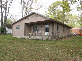 217 E Springfield St, Everton, MO 65646