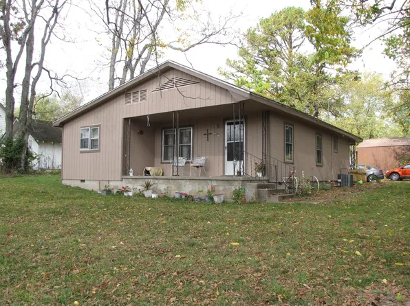 217 E Springfield Street, Everton, MO 65646