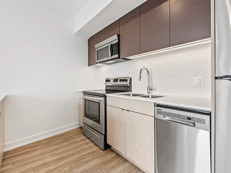 46 Flora St — Photo 10